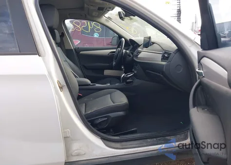 2014 BMW X1 xDrive28I из США, поврежденный, VIN WBAVL1C56EVY18057